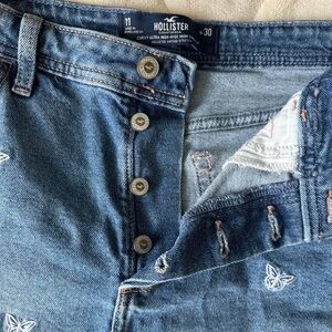 Hollister Curvy Ultra High-Rise mom short 3”